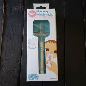 Frida Baby MediFrida NIB Accu-Dose Pacifier Medicine Dispenser Binky